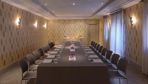 Hotel de Russie (Rome, Italy)